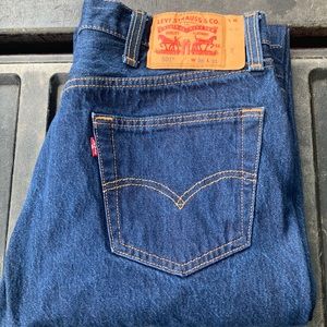 Men Levi Jean size 38x31 style 501